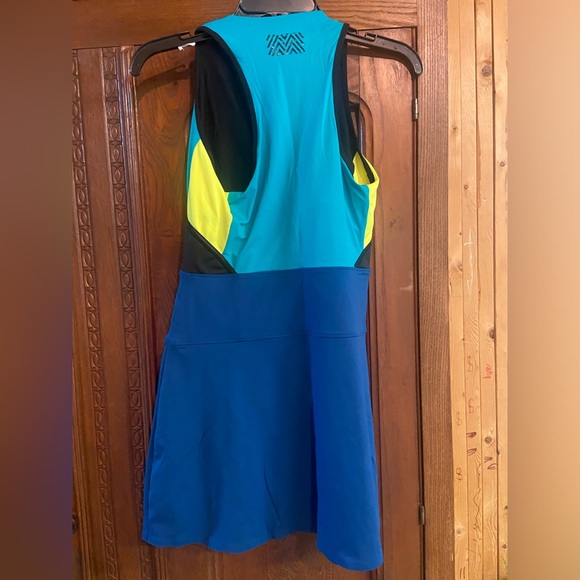 Monreal blue and yellow action dress size medium NWT - Picture 3 of 3